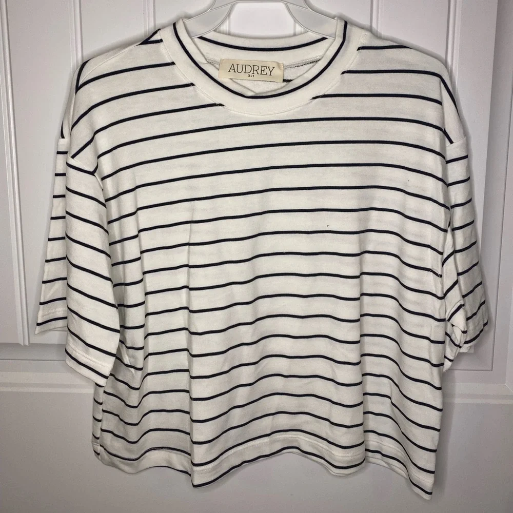 Boutique Black and white striped lounge set - Picture 8 of 10